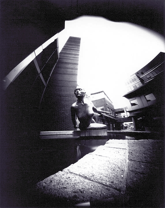 pinhole_statue